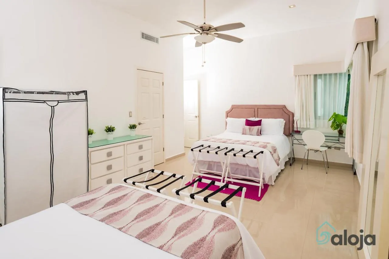 Modern Villa With Private Pool In Cancún 0*,  México