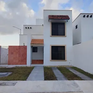  Villa Hermosa Casa A 15 Minutos Del Aeropueto De En Exclusivo Fraccionamiento Residencial
