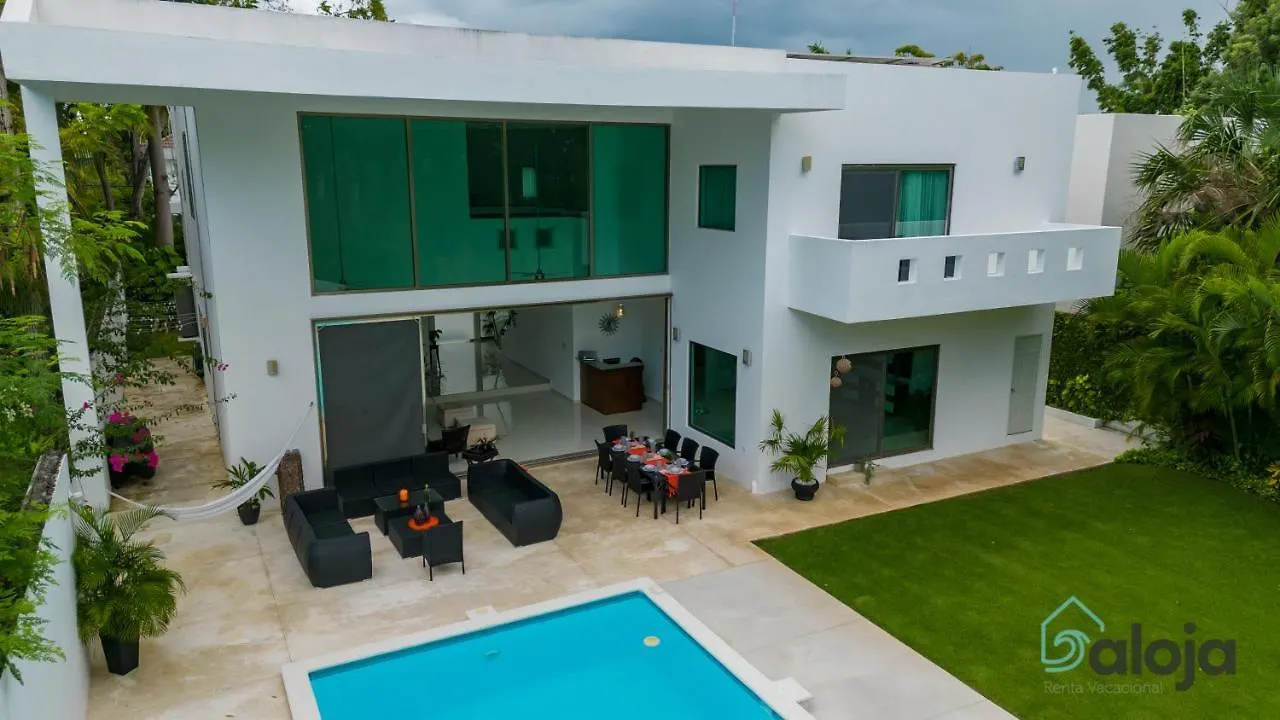 Modern Villa With Private Pool In Cancun