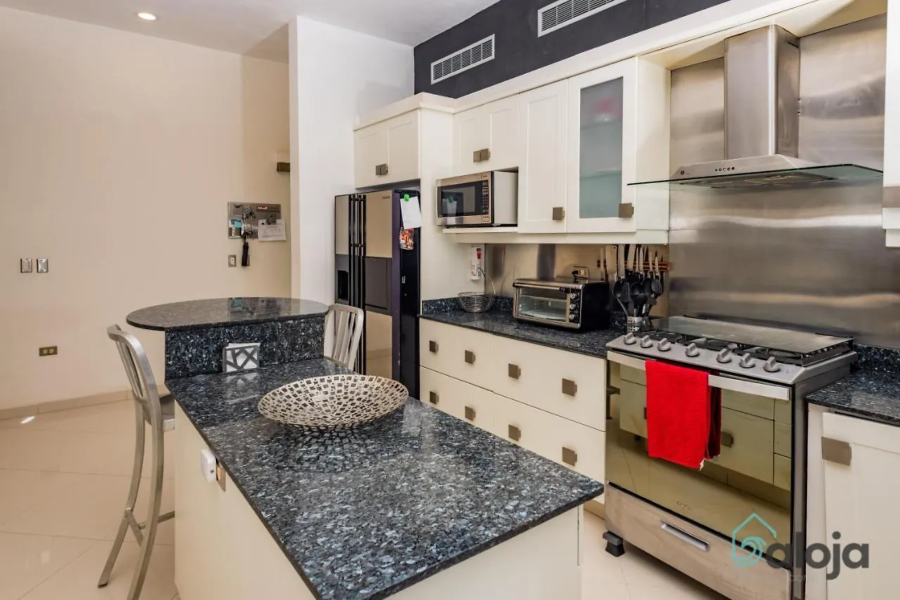Modern Villa With Private Pool In Канкун